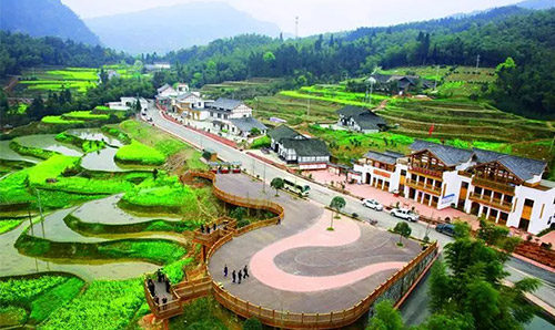 我国不断推进“数字乡村”的建设，助力乡村治理能力和服务能力提升。以5G智慧路灯杆为代表的新型物联网基础设施，在“数字乡村”建设过程中发挥突出作用。