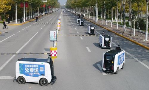 基于5G网络、边缘计算等技术的加持，无人快递车有效分担了快递员在配送上的压力，5G智能网关为无人快递车的发展能起到有力助推作用。