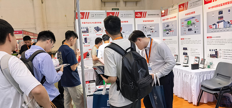 蓝狮在线展位2.jpg